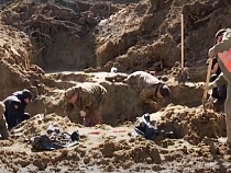 Поисковик: «Останки 30 красноармейцев засыпаны мусором»