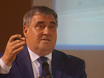 Мэр Калининграда заявил о переходе на альтернативные смеси для борьбы с гололедицей