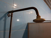 «Везде грязь, всё ржавое» - в соцсети обсуждают городской бассейн 