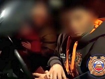 В Гусеве оштрафуют водителя: его жена держала ребёнка в машине на руках