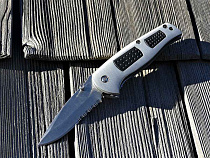 22-летний парень, над которым смеялись подростки, решил их порезать