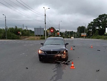 На Южном обходе неопытный на БМВ врезался в «Мазду» 