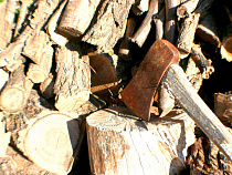 Угрожал топором, ударил ножом, получил срок - 3 года 7 месяцев