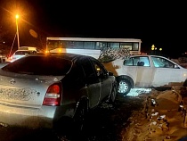 Рейсовый автобус протаранил «Шкоду» в Калининграде 