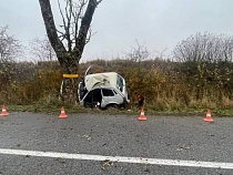 Под Озёрском водитель не смог совладать с «Ладой» с символом 