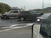 Очевидцы: за рулем одного из столкнувшихся на улице Невского автомобилей была пенсионерка