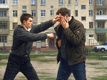 19-летний пасынок сломал челюсть 28-летнему отчиму за денежные долги