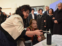 Уроженка Кёнигсберга, пережившая Холокост, зажгла первые свечи восстановленной синагоги (фото)