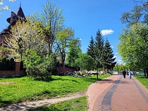 Захватчики земли на Верхнем озере портят настроение гуляющим 