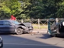 На Батальной пьяный на «Мицубиси» устроил лобовое столкновение