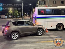 15-летней девушке на самокате перекрыли дорогу в Калининграде 