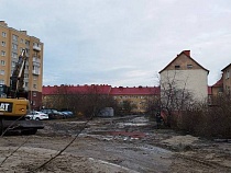 В Калининграде начали проверку после падения ребёнка в грязевую яму