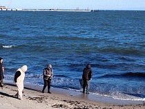 На этот пляж за янтарём в Калининградской области первыми приходят местные