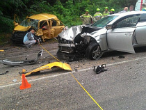 В Крыму пьяный ГИБДДшник убил на «Мерседесе» женщину с годовалым ребёнком (видео)