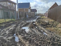 В Зеленоградске грязь перекрыла подъезд к особнякам