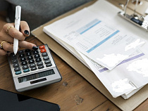 Главбух муниципального учреждения в Немане «доплатила» себе 94 тысяч рублей