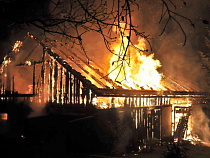 Под Калининградом сгорел кирпичный сарай