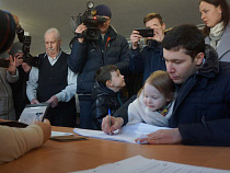 Губернатор Калининградской области проголосовал в Пионерском (фото)