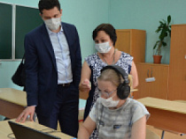 Алиханов проверил подготовку к ЕГЭ-2020