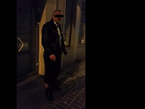 Мужчина разгромил кирпичом бар в Калининграде (видео)