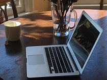 Житель Черняховска вынес из квартиры калининградки ноутбук, золото и деньги