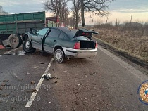 «Фольксваген» грубо снёс с дороги трактор 