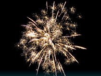 В Пионерском разрешили в двух местах запускать фейерверки