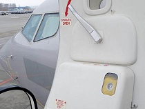 В Калининградской области в шторм массово задерживаются самолёты с людьми