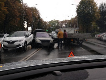 "Стоим от "Авроры" колом": названы причины пробки на Невского