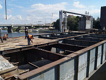 На Высоком мосту демонтировали второй пролет