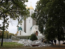На территории Кафедрального собора Христа Спасителя в Калининграде снесли «Центр духовной литературы»