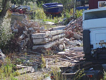 В поселке Родники обнаружена свалка строительных отходов