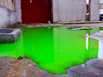 В теплосети двух районов Калининграда запустили химический краситель