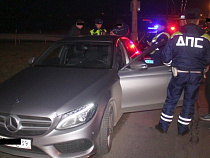 Полиция схватила «братков»-вымогателей на Mercedes AMG