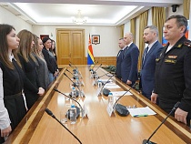 Беспрозванных вручил награды родственникам погибших участников СВО