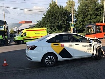 Флагман автопрома России атаковал «китайца» в Калининграде