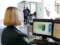 Из Калининграда самолётами вывозили одежду детей