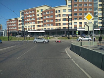 Машина сбила мотоциклиста на острове у Высокого моста