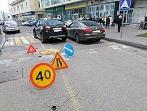 У «Плазы» в Калининграде «Ниссан» сбил 33-летнюю девушку