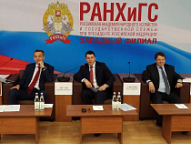 Виктор Евтухов уверен в большой политической карьере Антона Алиханова