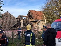 Под Зеленоградском произошёл взрыв в доме, где были бабушка с внуком 