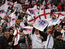 Английские футбольные фанаты готовятся к “штурму” Калининграда