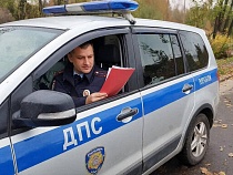 Инспектор ДПС отпустил пьяного водителя за 20 тыс. рублей