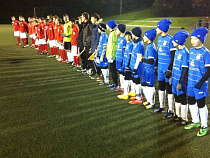 Калининградские футболисты поделятся деньгами с детскими тренерами