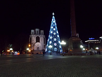 В новогоднюю ночь на главной площади Калининграда было немноголюдно