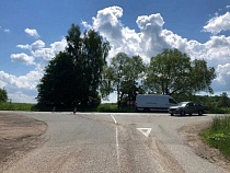 По пути в Янтарный «Мерседес» протаранил «Ауди А4» и «Шевроле»