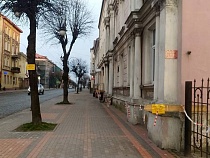 В центре Черняховска рушится исторический фасад здания Росгвардии