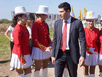 Власти: губернатор Алиханов придёт на бал