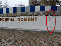 Крупин о памятнике морякам-балтийцам: неважно, по каким причинам возникли эти трещины