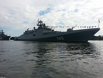 День ВМФ - в ожидании президента: в строю Калининградского морского канала выстроены пять новейших кораблей ВМФ России